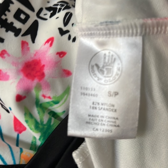 NWT 🌸🌺 Body glove floral monokini ~ small - Picture 5 of 7